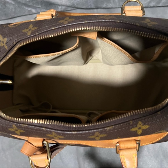 Authentic Louis Vuitton Monogram Deauville Bag - Very Good, Like New Condition - Picture 11 of 12